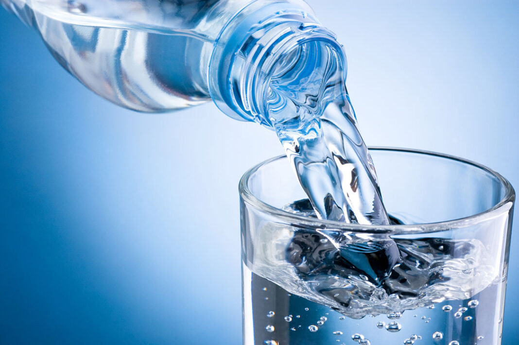 Ali je vsakodnevno pitje gazirane vode zdravo?