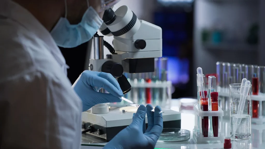 Matične celice: Revolucionarni temelj regenerativne medicine 1 Zdravljenje z matičnimi celicami